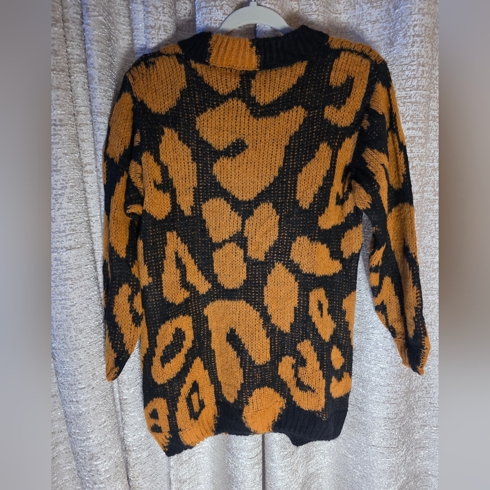 Stella McCartney Black and Orange Leopard Patterned Sweater - Picture 7 of 10